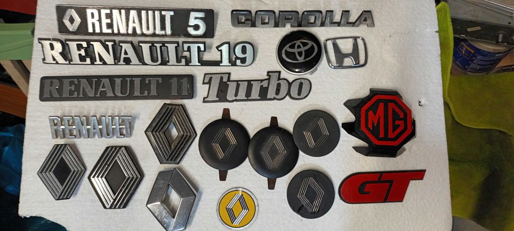 Emblemas vários carros antigos