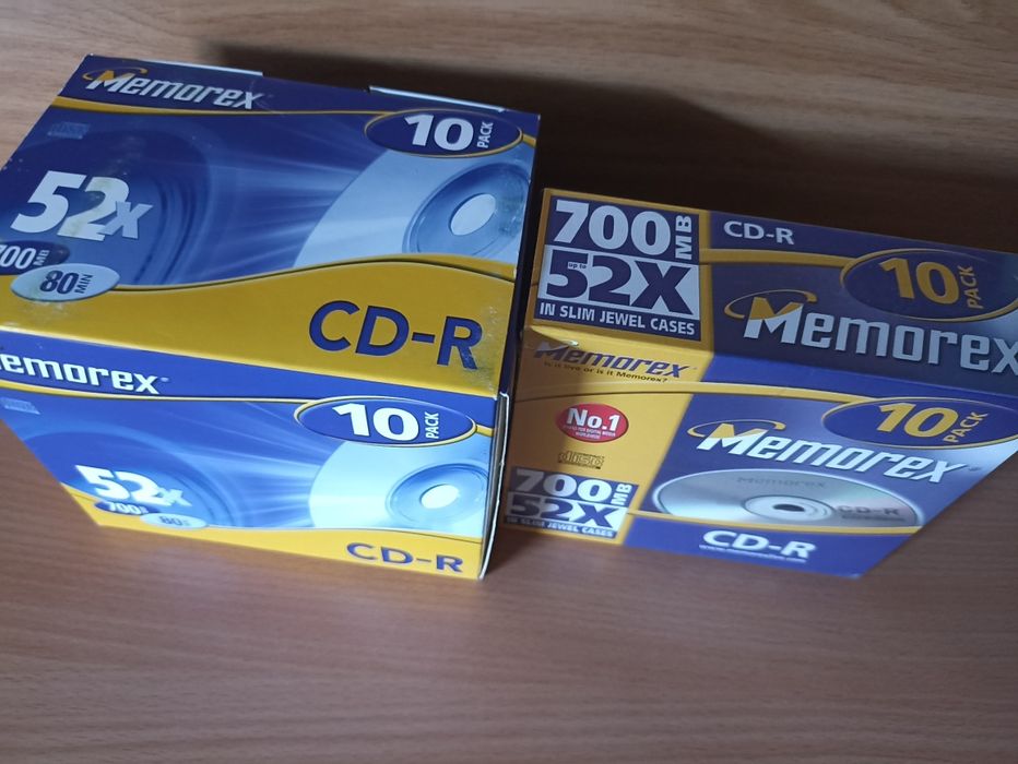 CDs e DVDs várias unidades selados