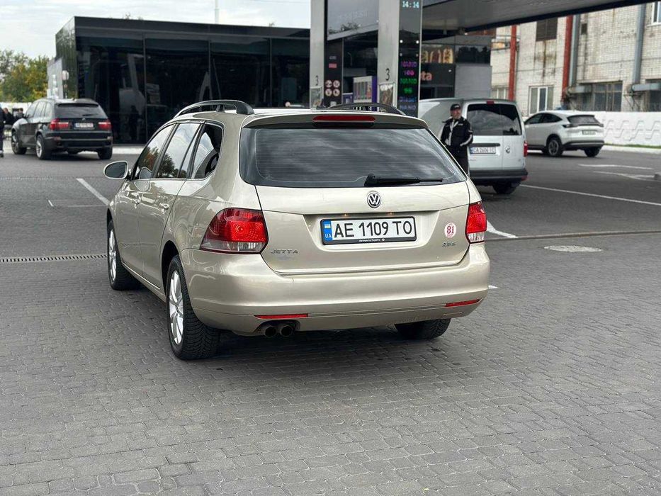 Продам Volkswagen Jetta 2012 автомат