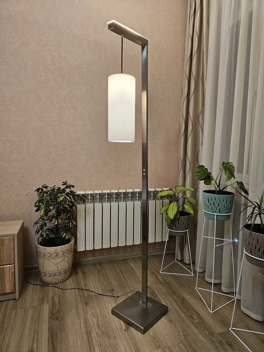 торшер LED з двома джерелами світла та регулюванням підсвітки