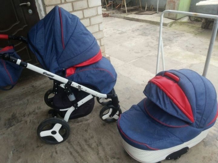 Універсальна коляска Mikrus Cruiser 2 в 1

 
Просторная пластиковая л