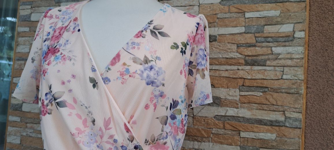 Sukienka letnia w kwiaty