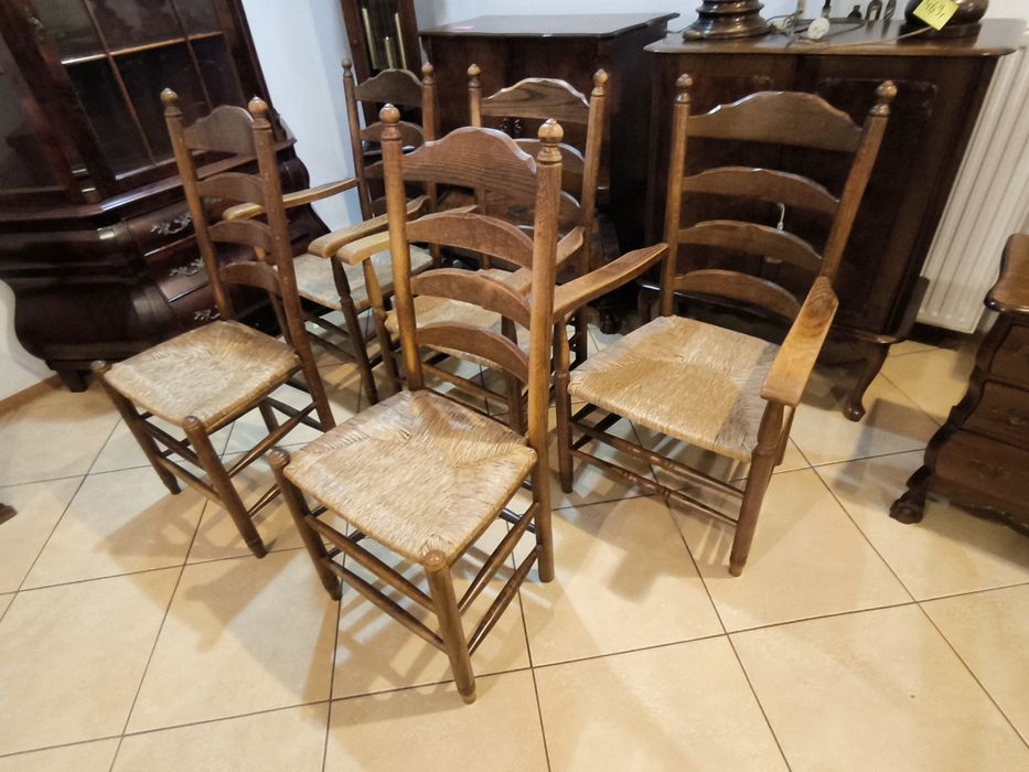 Komplet 5 krzeseł dębowych z plecionym siedziskiem – rustykalne.