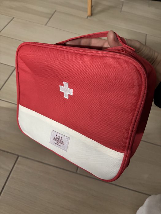 Сумочка для медикаментів. Коробка для медикаментів з замком