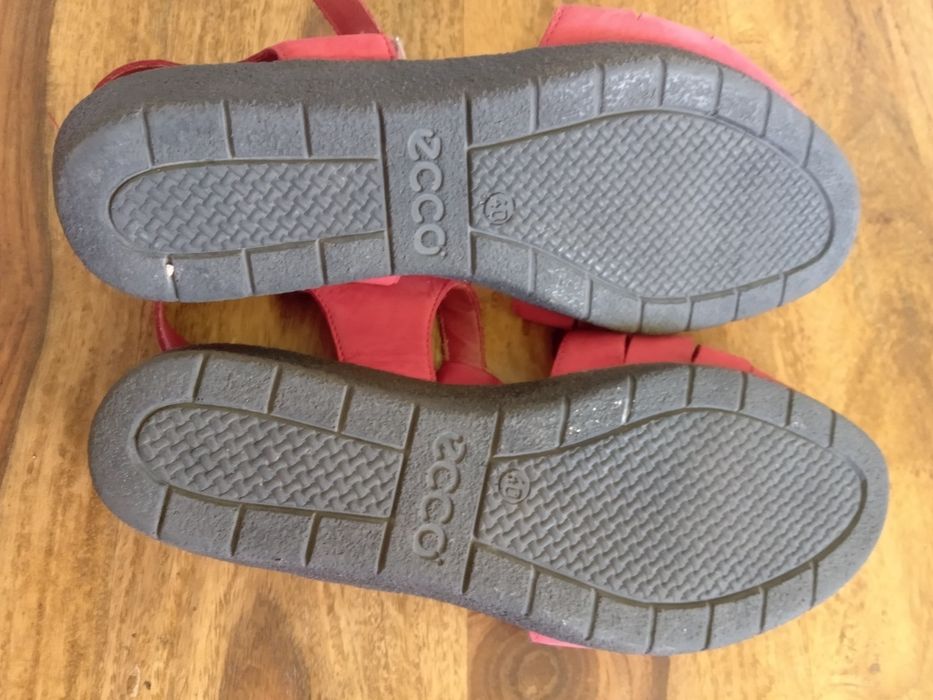 Sandały zabudowane Ecco rozmiar 40