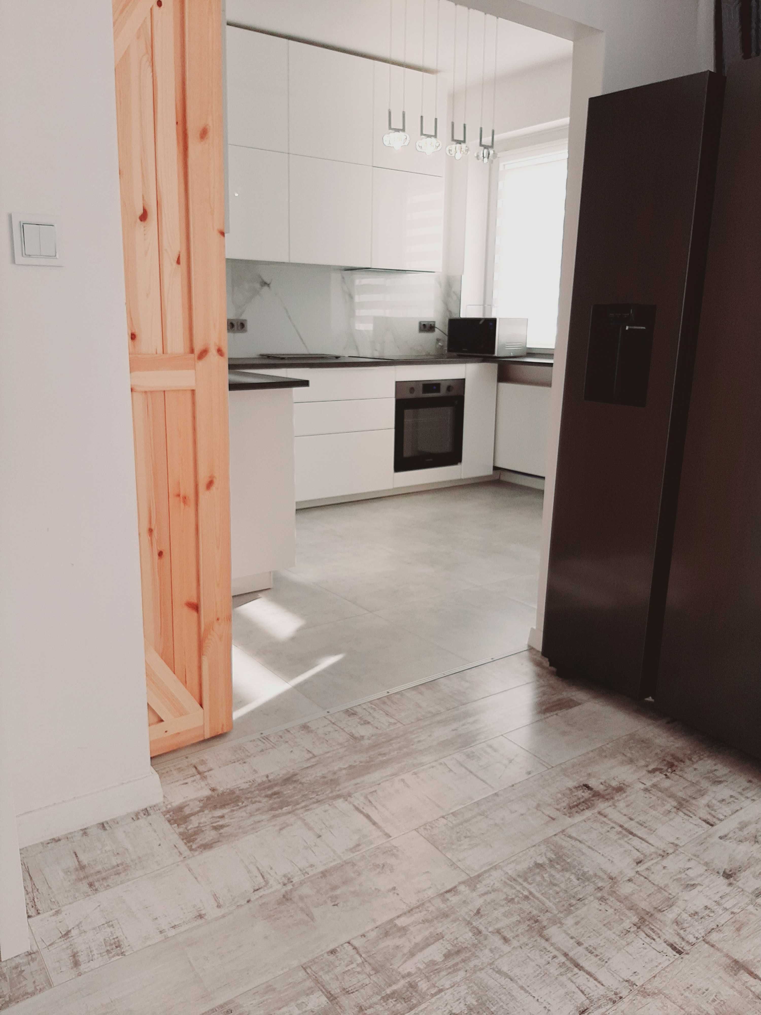 Ekskluzywny apartament, wynajem całoroczny, balkon