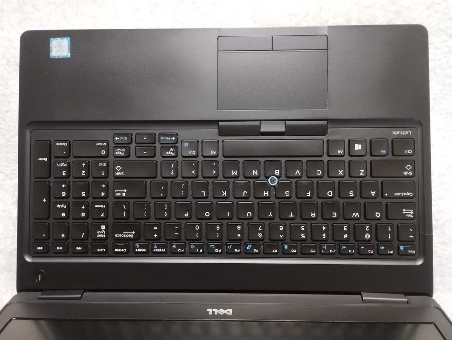 Ноутбук Dell 5580 HD i7-7820HQ/8gb DDR4/SSD 256gb/nVidia940mx