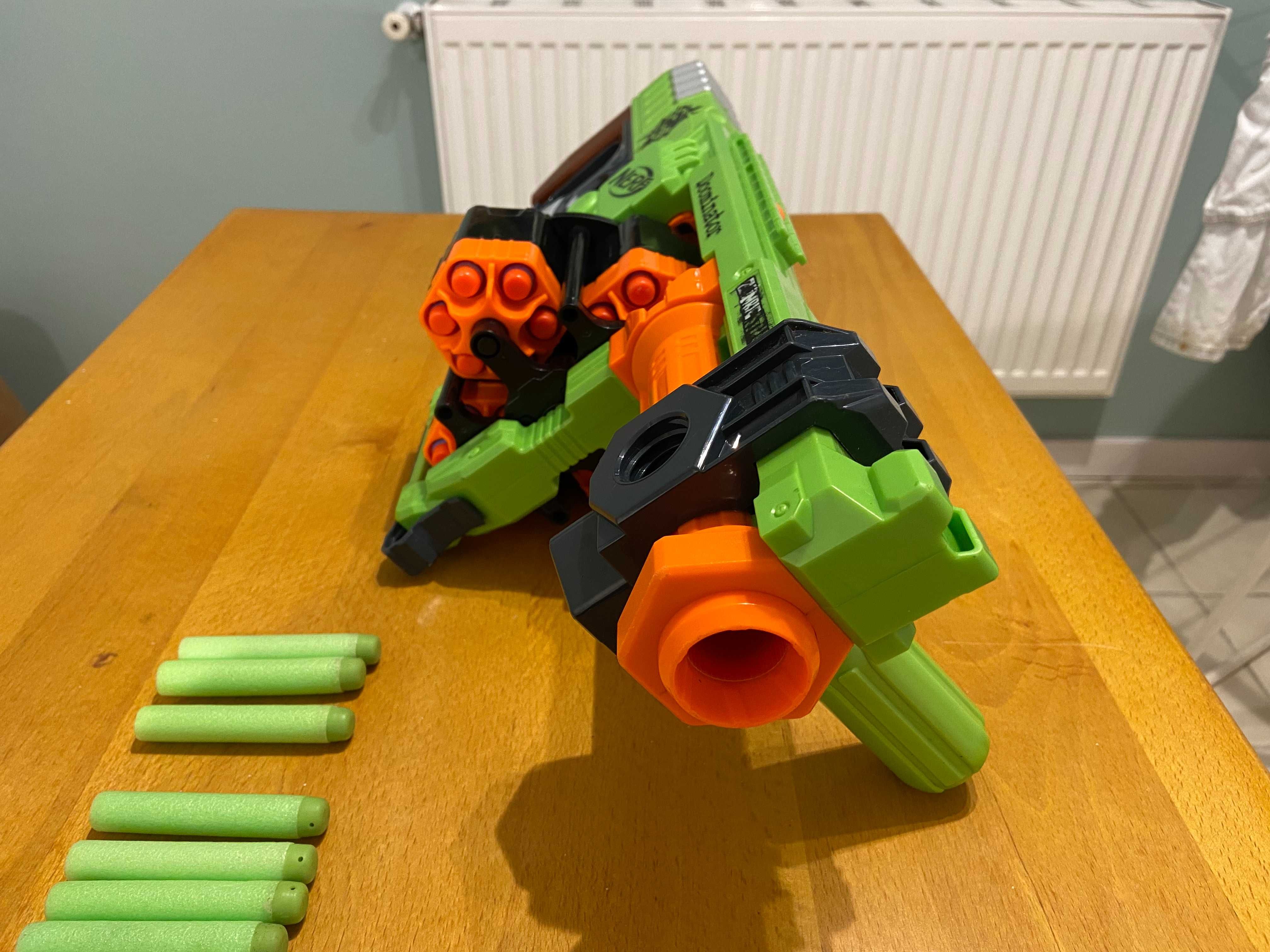 NERF Zombie Strike Doominator + 36 strzałek