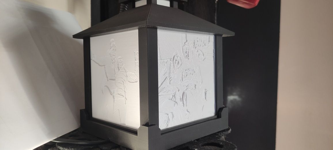Unikalna lampka z Twoimi zdjęciami 3D – magiczny efekt pod światło!