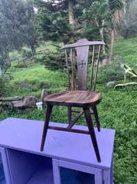 Estupenda cadeira Cruzeta Portuguesa em madeira nobre