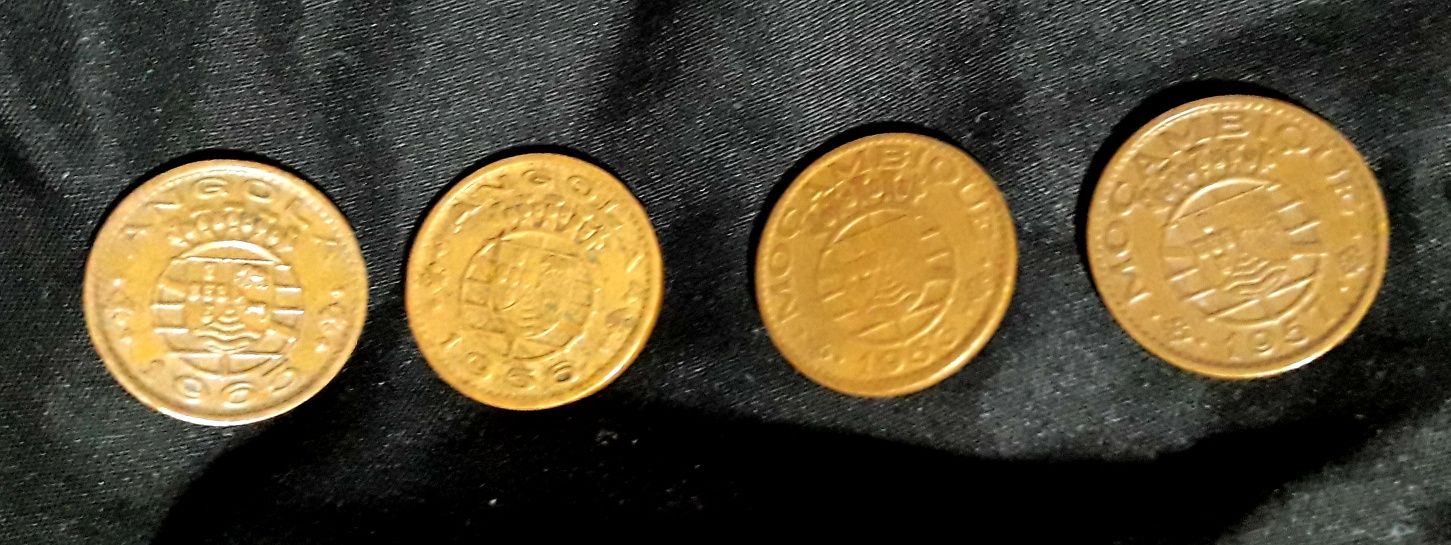 4 x escudos Angola 1956,1965,Moçambique ,1953,1957,bom estado