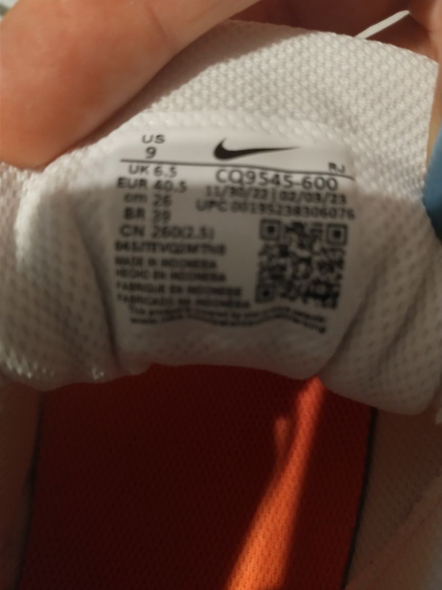 Sprzedam Buty Damskie Nike