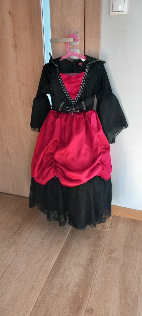 Sukienka z trenem na balik, święta, Halloween, r. 116 do 134
