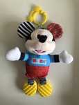 Mickey peluche primeiras atividades