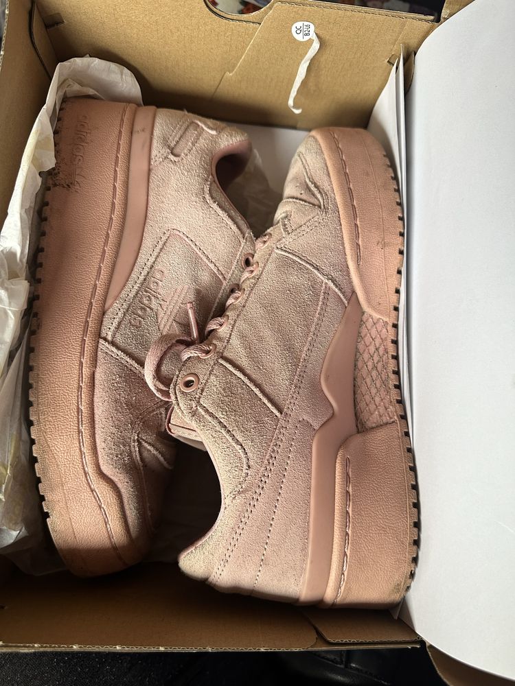 Buty zamszowe Adidas