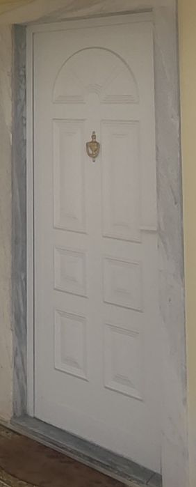 Porta alumínio com fechadura e 5 chaves