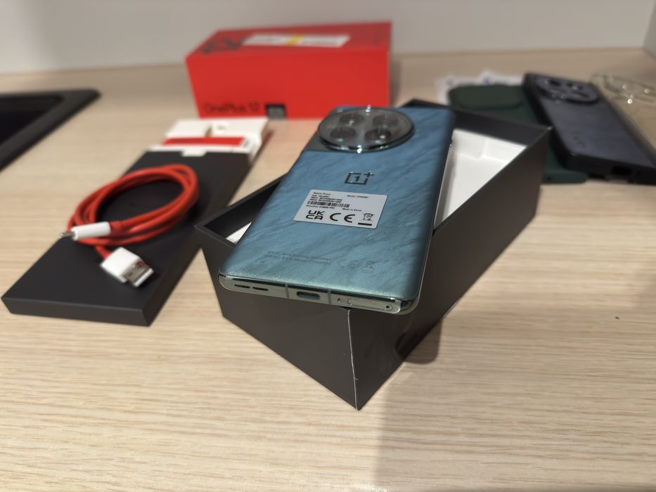 OnePlus 12 512 Gb. Bardzo zadbany. Na gwarancji 08.2026. Komplet.