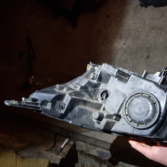 Opel insygnia A lampa bi-xenon led przednia prawa