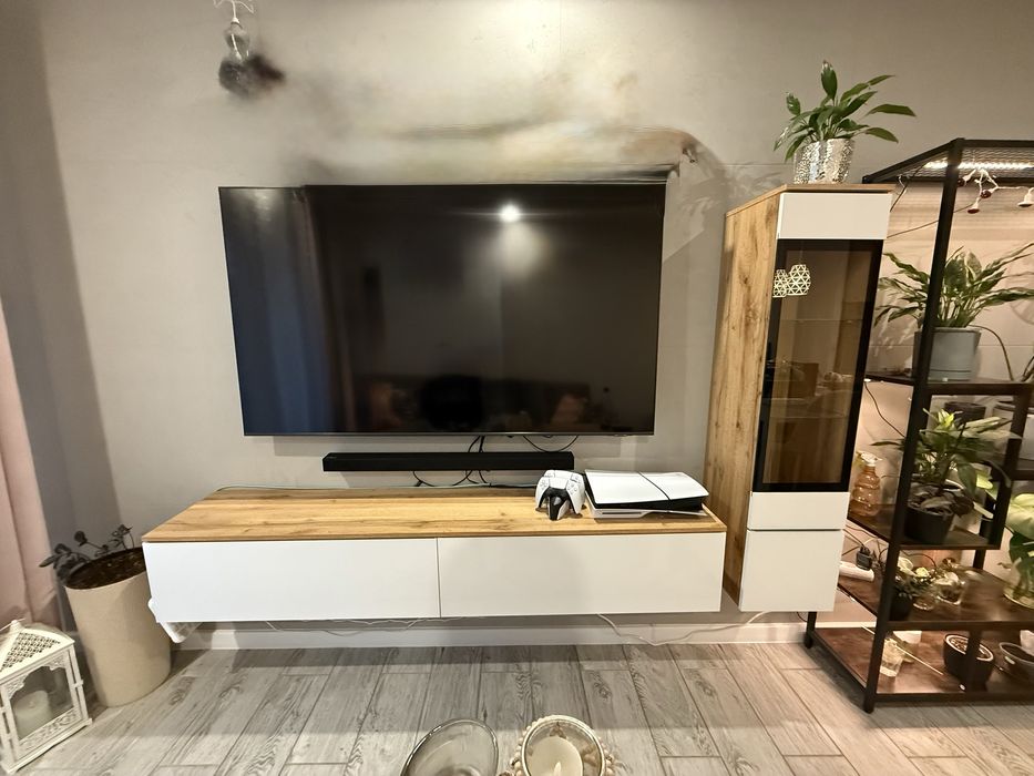 Meble RTV wiszace biale