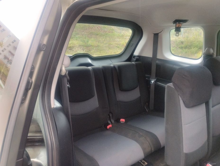 Mazda 5 2,0 2005 7osobowy Hak