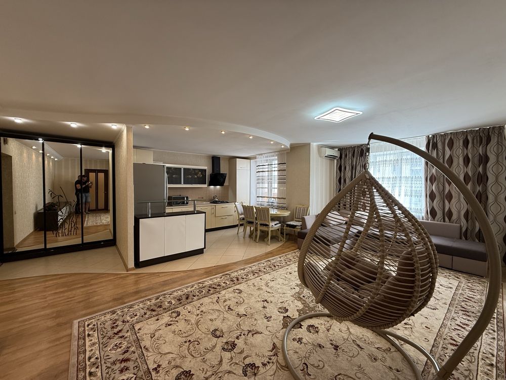 Продажа евродвушки в ЖК Северная звезда.5/9 кирпич,72 метра.