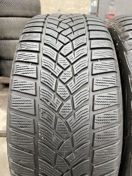 Шини 215/55/17 GoodYear UltraGrip зима 2шт