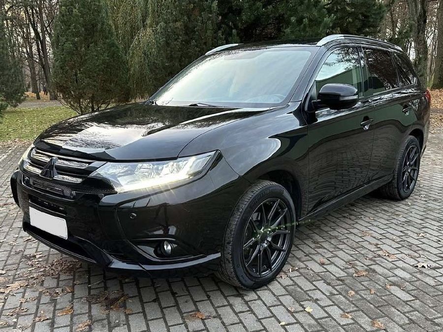 Mitsubishi Outlander PHEV 2016