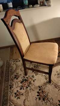 Sprzedam 4 krzesła w bardzo dobrym stanie 400 zł