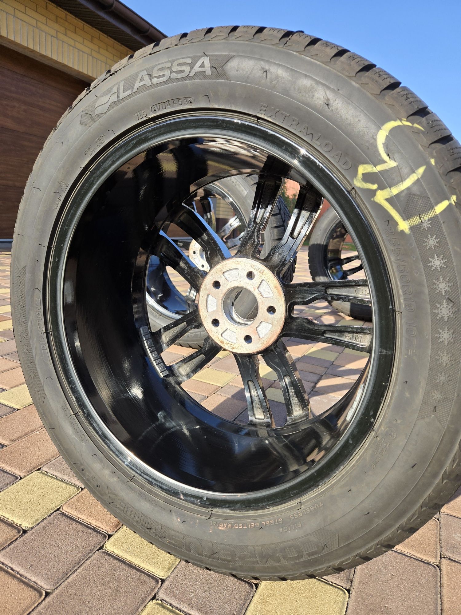 Зимова гума Lassa Competus Winter 2 (235/50R19) з дисками Techline
