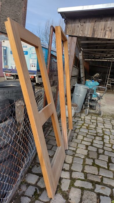 (7 sztuk) Drzwi drewniane z futryną, wewnętrzne 90, prawe i lewe..