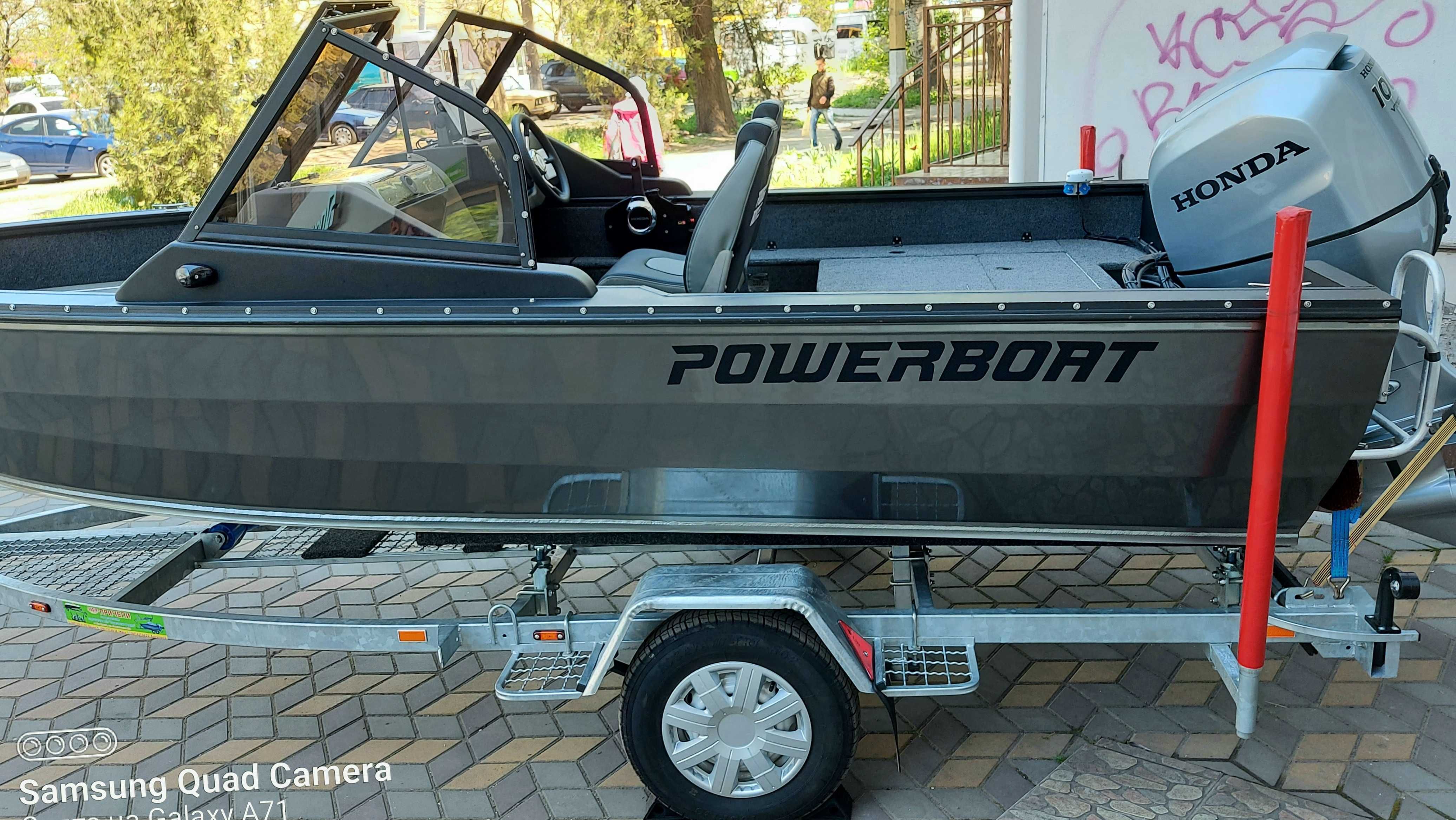 Човен Powerboat 470 L + двигун Honda BF-100 + причіп-лафет