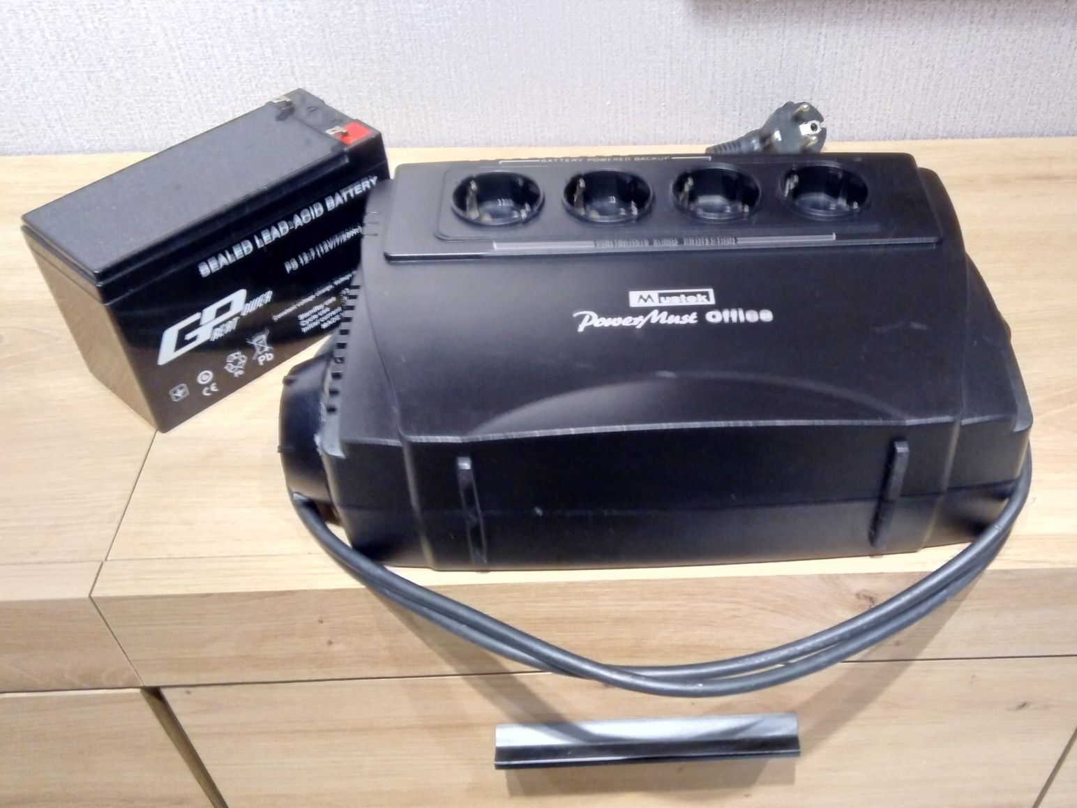 Mustek UPS ДБЖ ИБП 650va. 390 w. 220v. Модернізован!