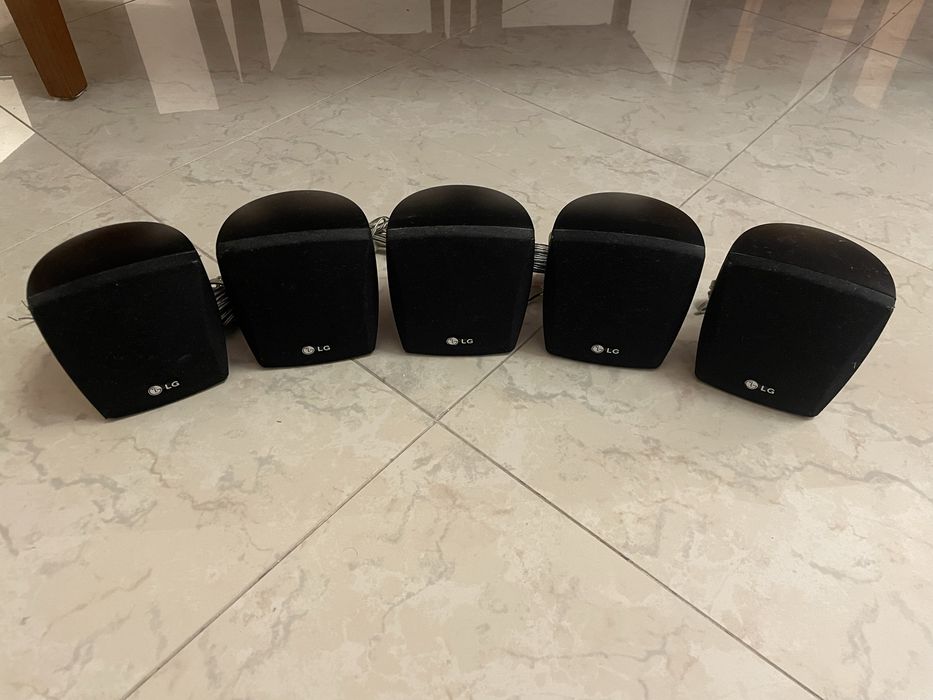 Sistema de som LG 5.1 (5 colunas + Subwoofer)
