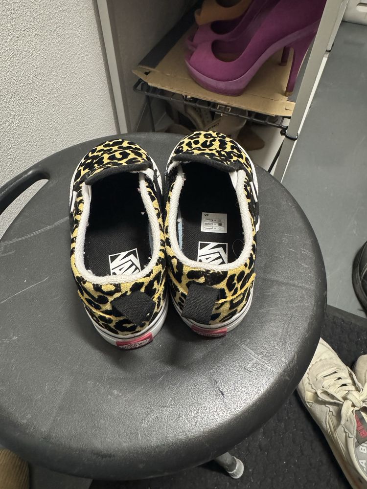 Vendo Sapatilhas Vans tm25