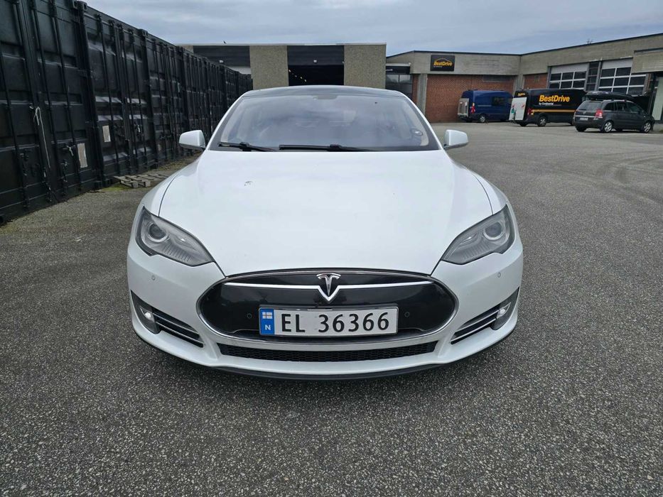 Tesla Model S 2014 P85+ 85кВт