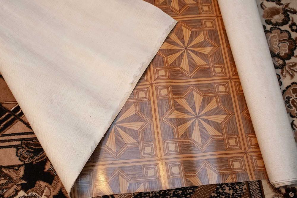 Линолиум 1,43Х3,27 м.