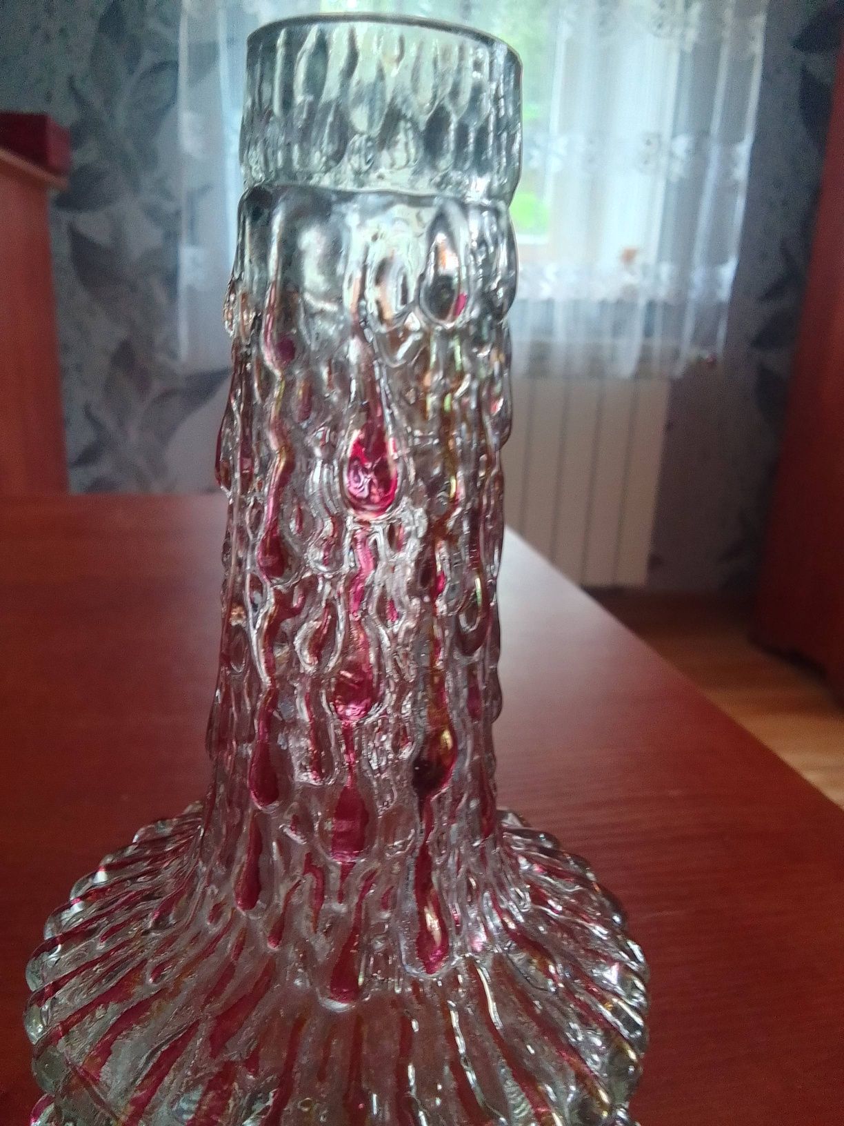 Szklany wazon UFO