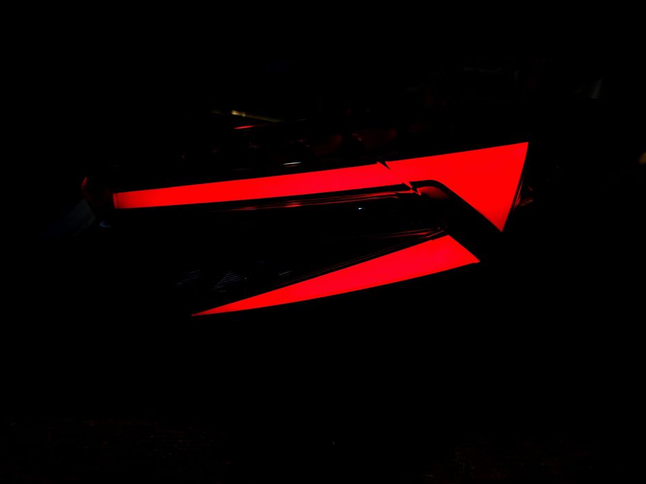 SKODA KODIAQ 565 lampa prawa tylna tył LED