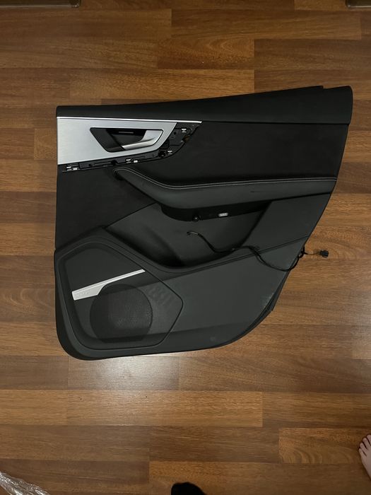 Обшивка Ауді Q7 4m