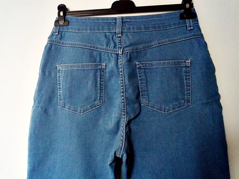 Pretty Little Thing spodnie jeansowe 44/XXL