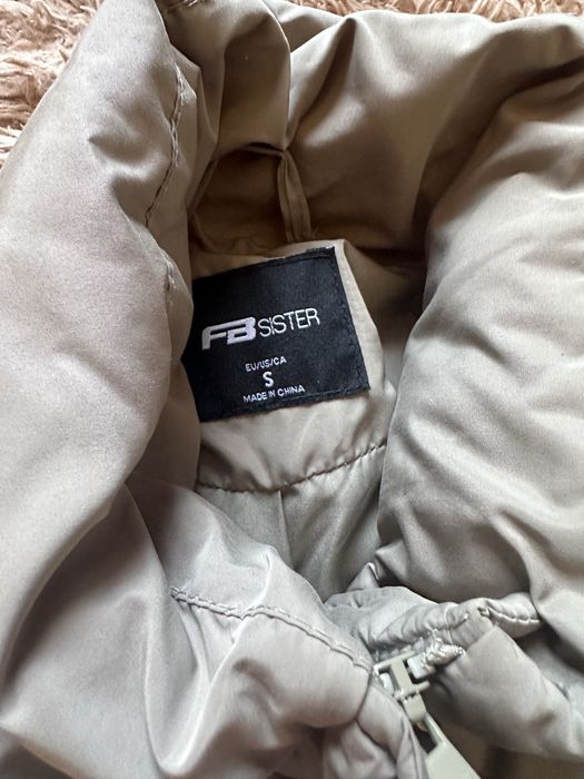 Жіноча осіння куртка розмір s