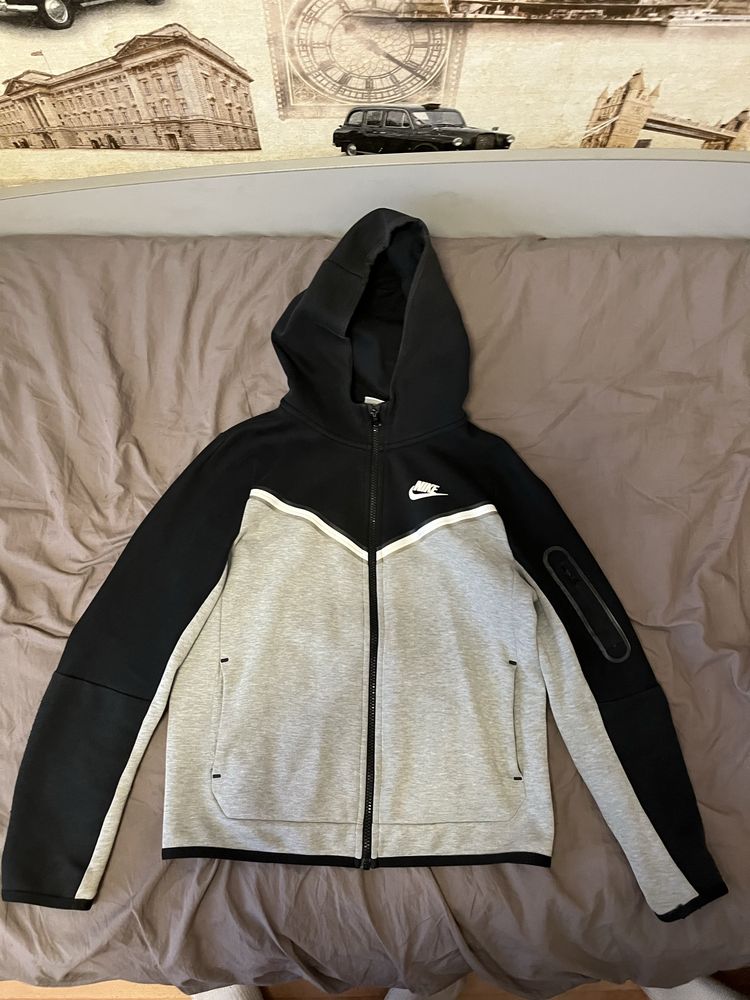 Кофта Nike Tech Fleece Xs