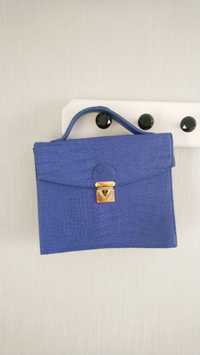 Niebieska mała torebka do ręki lub na ramię