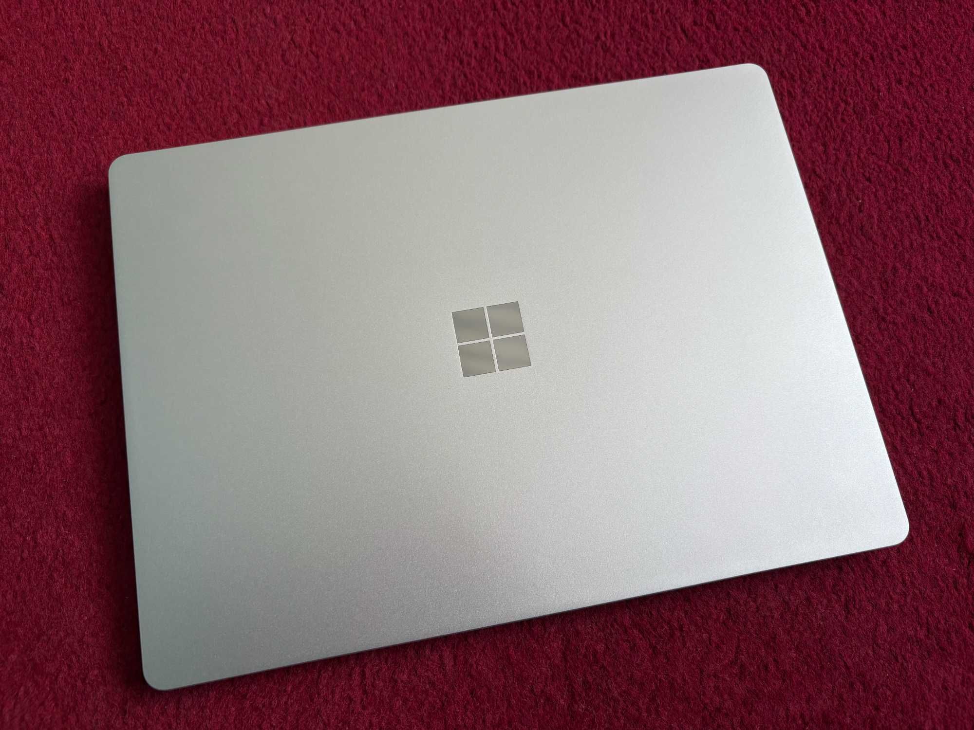 Microsoft Surface Laptop Go 3 i5-1235U 8 GB SSD 256 GB