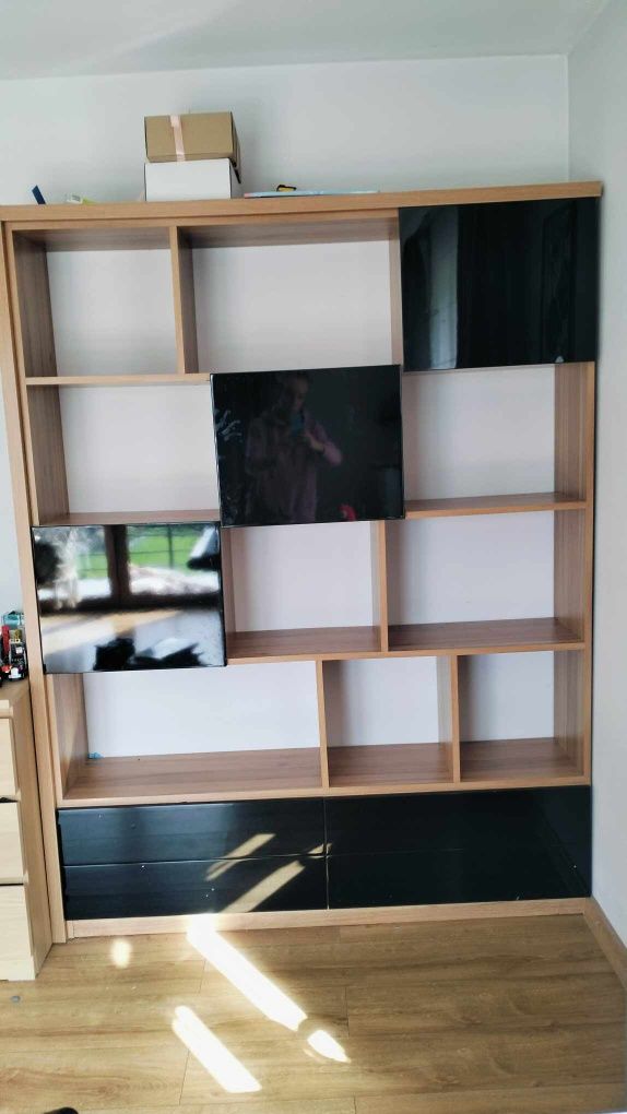 Regał w bardzo dobrym stanie