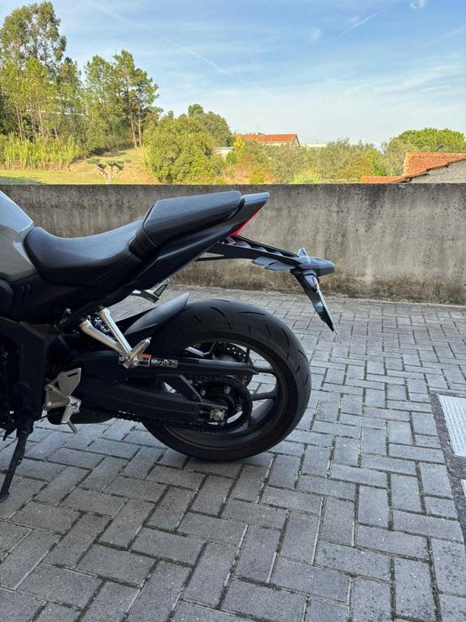 Honda Cb650r 2024 Pearl Smokey Grey 35 KW