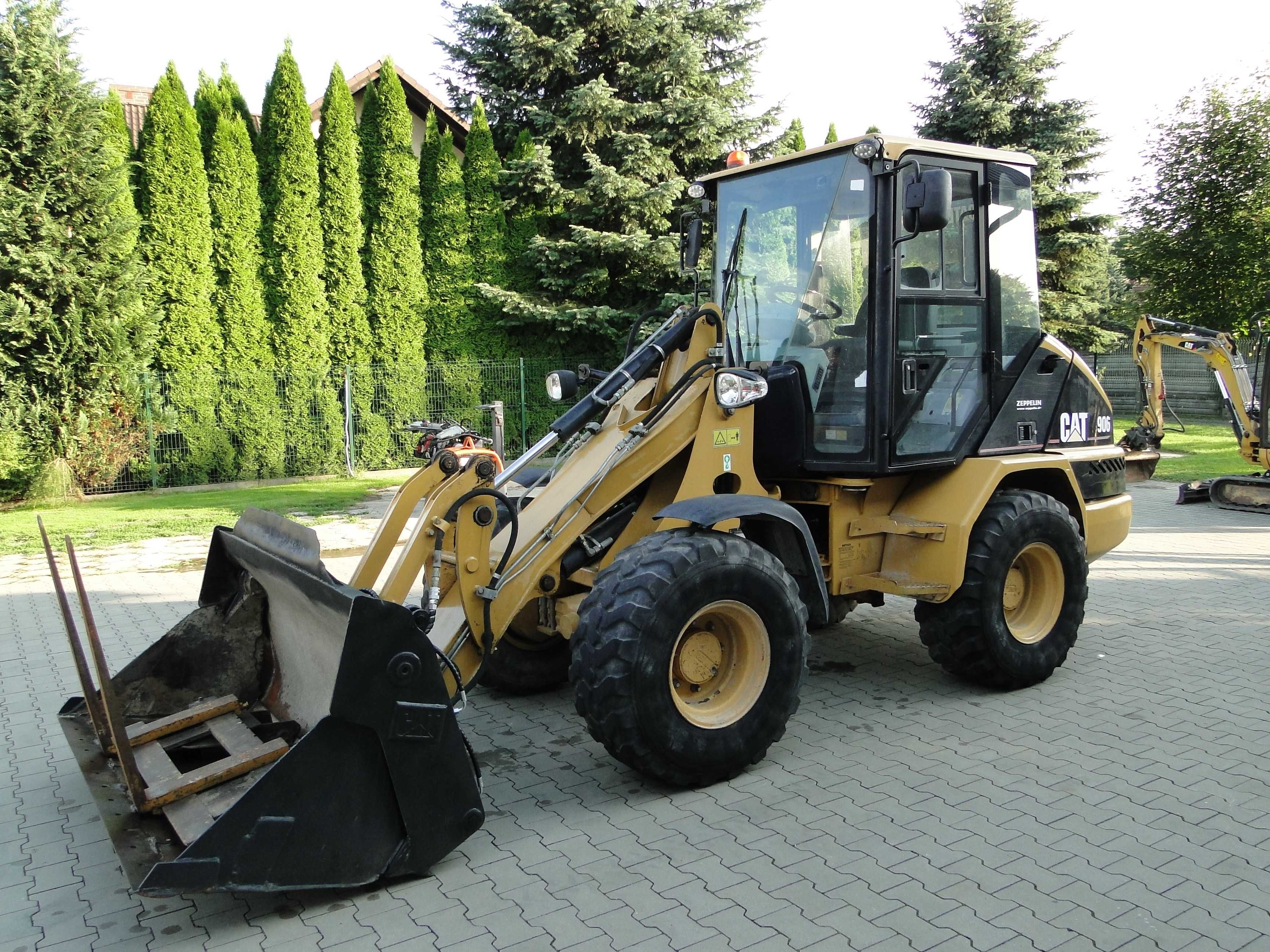 Ładowarka CAT 906 Caterpillar łyżka otwierana widły Ładna Sprowadzona