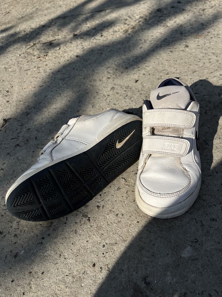 Кроссовки Nike кожа 32р.