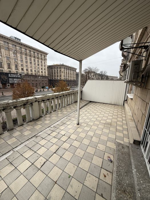 Хрещатик 21; Приміщення кабінетного типу 75 кв.м