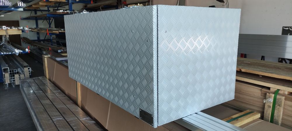 Aluminiowa skrzynia wyprawowa offroad bagaznik dachowy